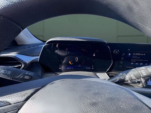 Used 2025 Chevrolet TrailBlazer LT image 24