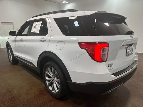Used 2022 Ford Explorer XLT image 47