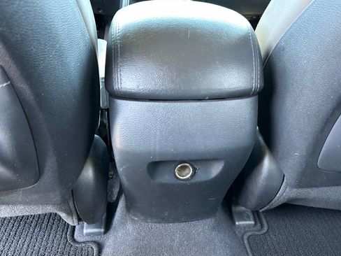 Used 2017 Hyundai Santa Fe AWD image 15