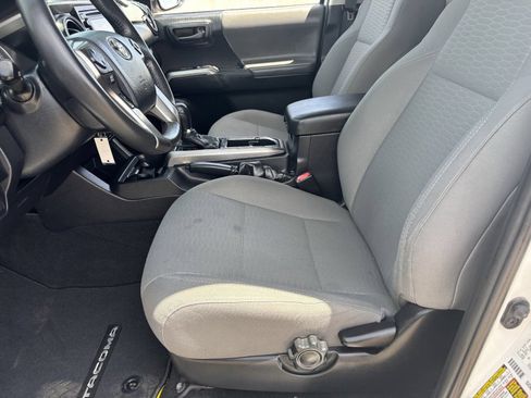 Used 2017 Toyota Tacoma SR5 w/ Tow Package AWD/4WD image 20