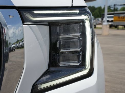 Used 2024 GMC Yukon SLT RWD image 26