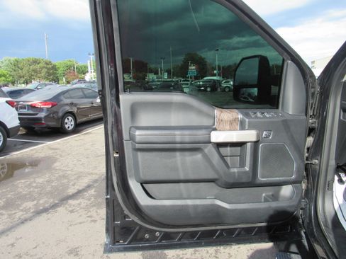 Used 2019 Ford F350 Lariat w/ Lariat Ultimate Package AWD/4WD image 8