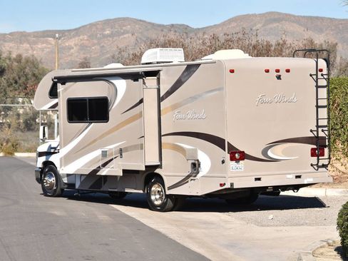 Used 2014 Ford E-350 and Econoline 350 Super Duty Wagon w/ Motorhome Prep Package image 32