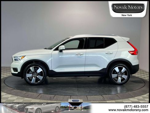 Used 2022 Volvo XC40 T5 Momentum w/ Premium Package AWD/4WD image 5