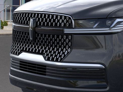 New 2025 Lincoln Navigator Reserve image 17