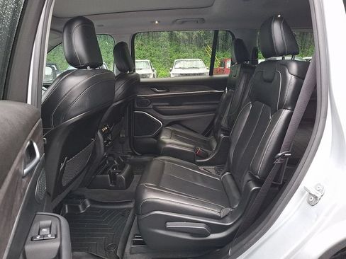 Used 2021 Jeep Grand Cherokee L Limited AWD/4WD image 10