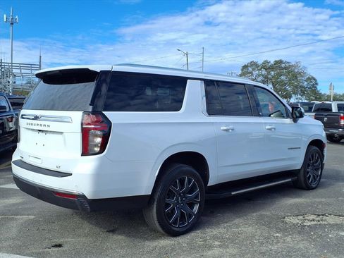 Used 2023 Chevrolet Suburban LT image 7