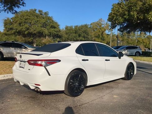 Used 2020 Toyota Camry SE image 4