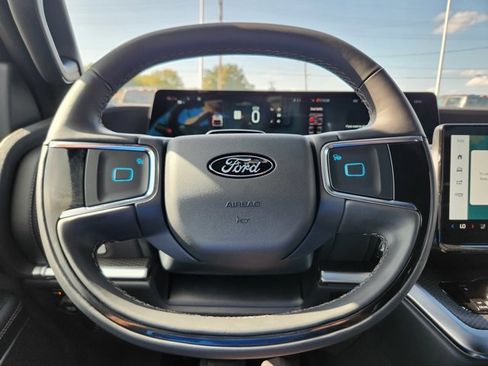 New 2025 Ford Expedition Platinum w/ Stealth Performance Package image 15