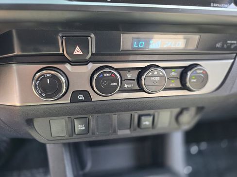 Used 2022 Toyota Tacoma SR AWD/4WD image 29