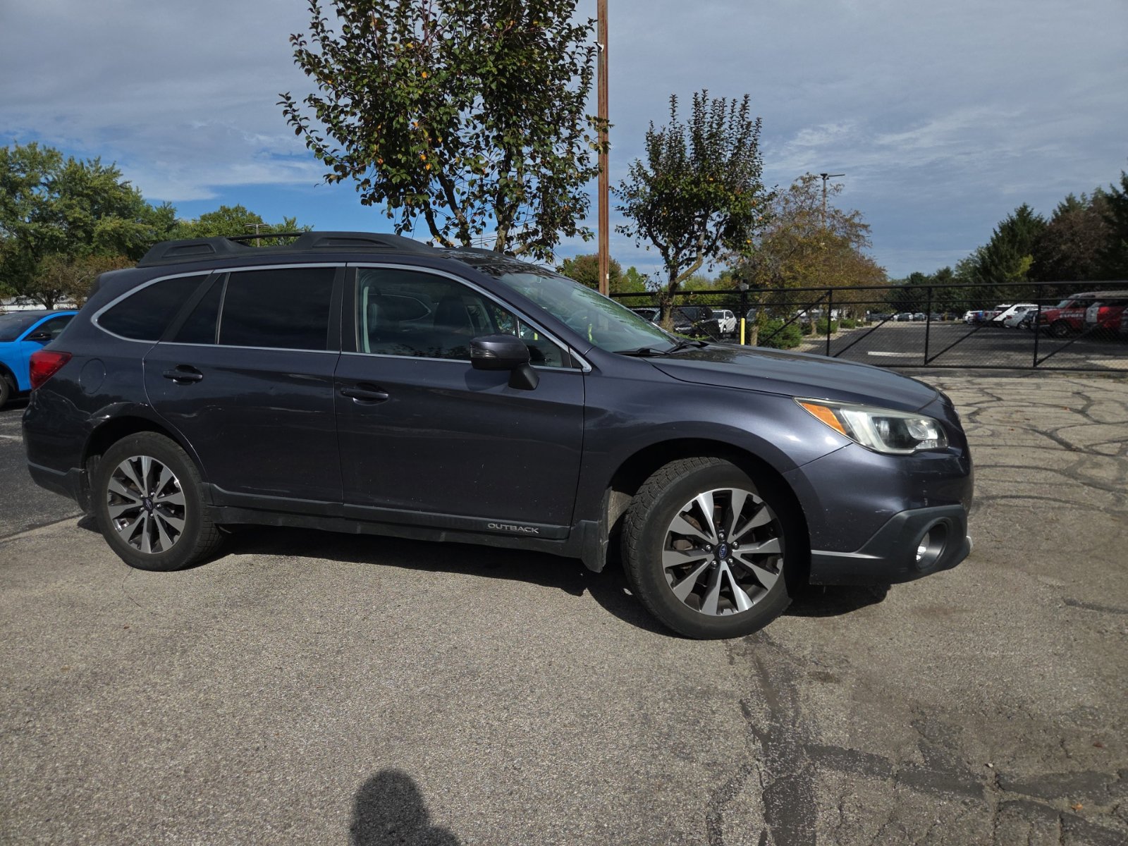 Used 2016 Subaru Outback 2.5i Limited AWD/4WD image 2