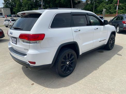 Used 2017 Jeep Grand Cherokee Limited AWD/4WD image 6