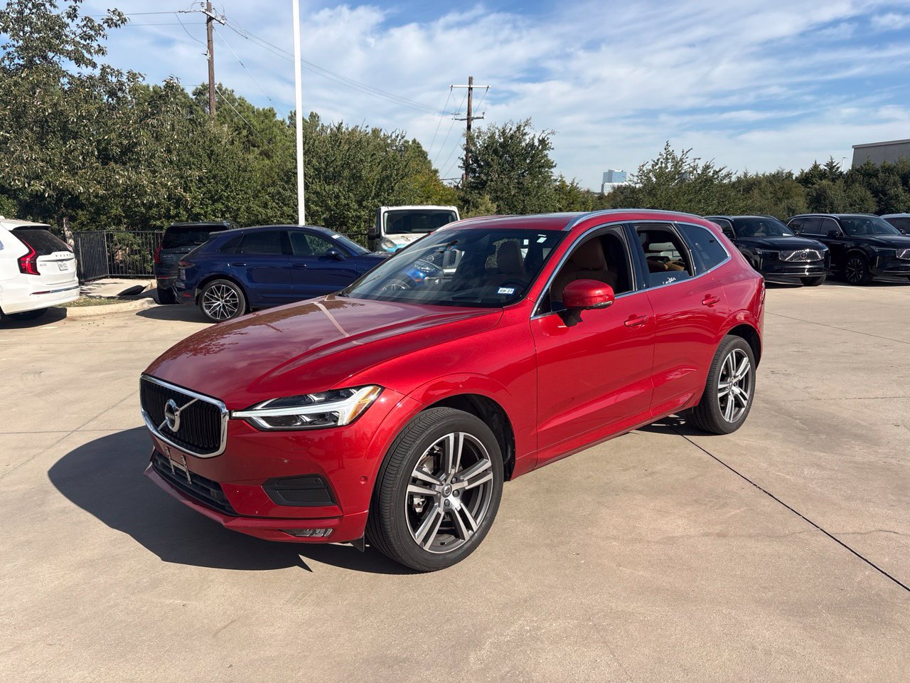 Used 2019 Volvo XC60 T5 Momentum w/ Multimedia Package FWD 360° Tour