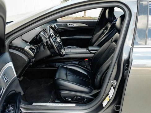 Used 2017 Lincoln MKZ Premiere FWD image 4