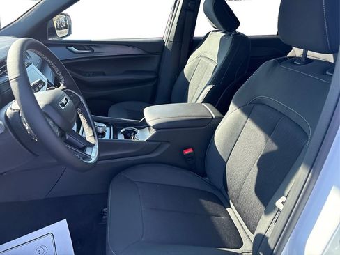 New 2026 Jeep Grand Cherokee L Laredo image 9