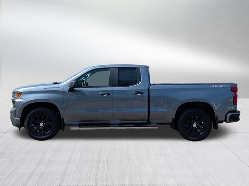 Used 2019 Chevrolet Silverado 1500 Custom w/ Custom Convenience Package AWD/4WD image 4