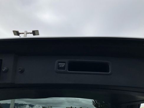 Used 2024 Toyota Highlander LE image 10