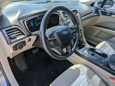 Used 2020 Ford Fusion SE FWD image 16