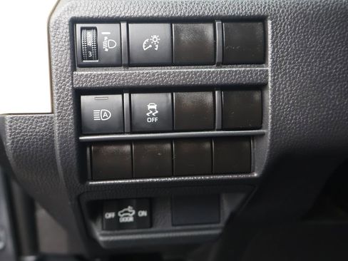 Used 2024 Toyota Tacoma TRD Off-Road image 17