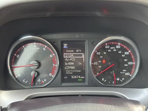 Used 2018 Toyota RAV4 SE w/ Power Extra Value Package FWD image 28