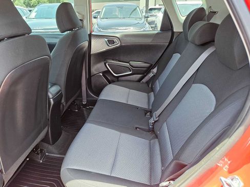Used 2023 Kia Soul LX FWD image 18
