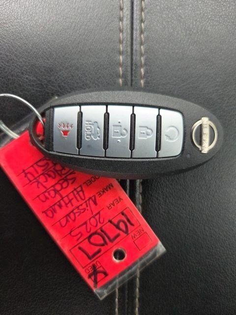Used 2025 Nissan Altima 2.5 SV FWD image 49