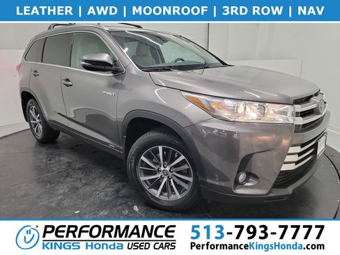 Used 2017 Toyota Highlander XLE image 1