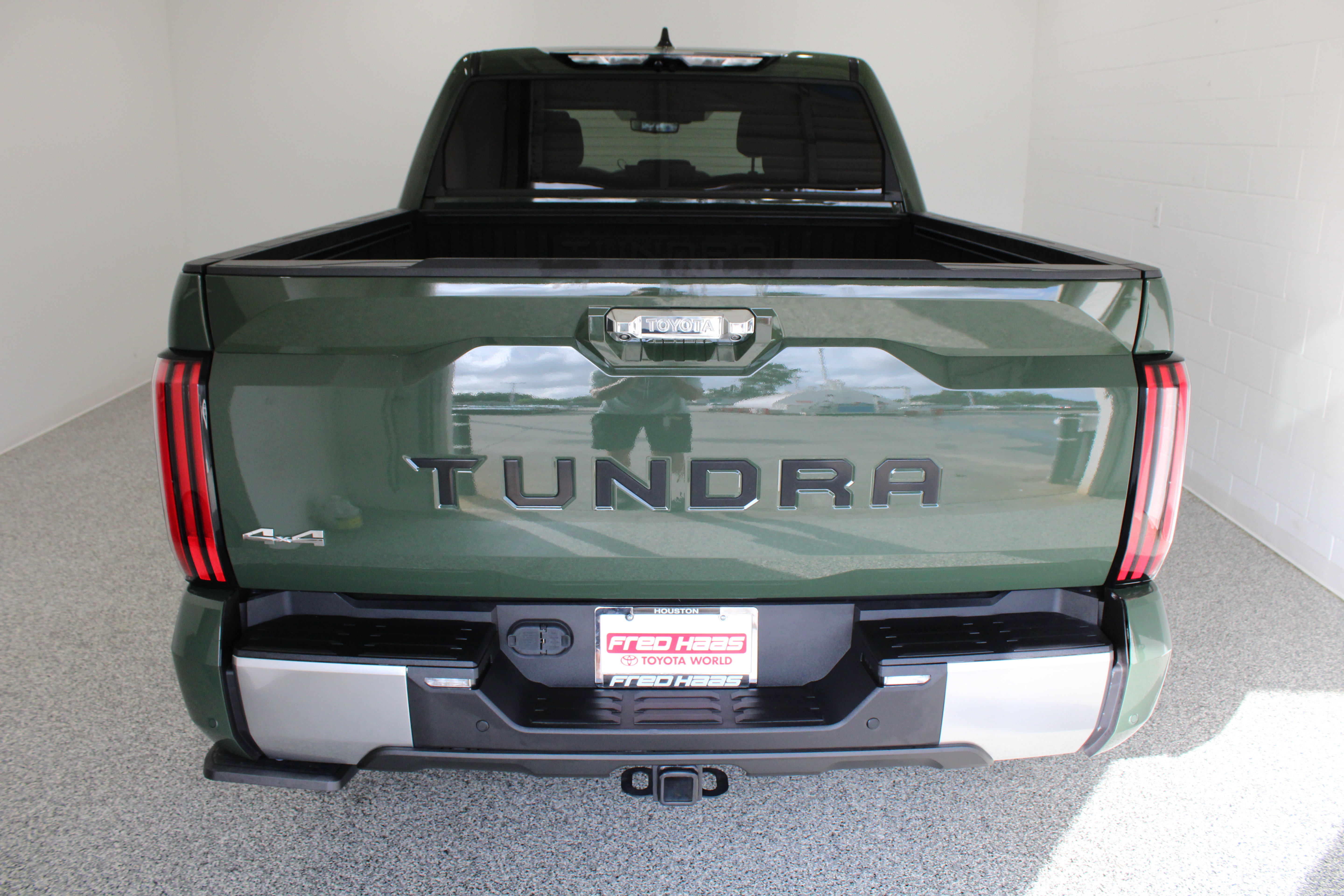 Used 2023 Toyota Tundra Limited w/ TRD Off-Road Package AWD/4WD image 8