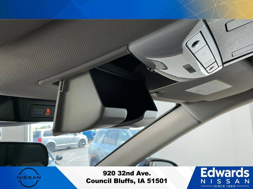 Used 2021 Nissan Rogue SV AWD/4WD image 26