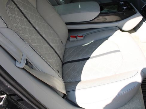 Used 2013 Audi S8 w/ Full Leather Pkg image 40