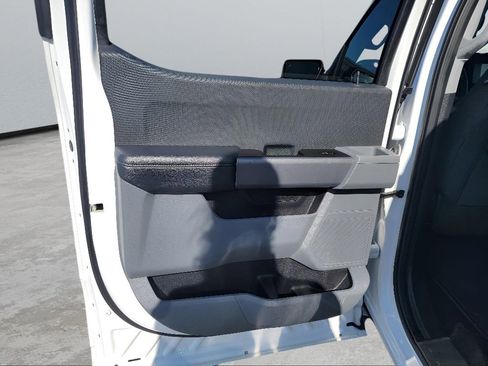 Used 2021 Ford F150 XLT image 26