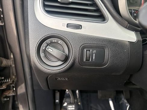 Used 2017 Dodge Journey SE w/ Flexible Seating Group FWD image 26