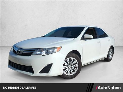 Used 2012 Toyota Camry LE FWD image 1