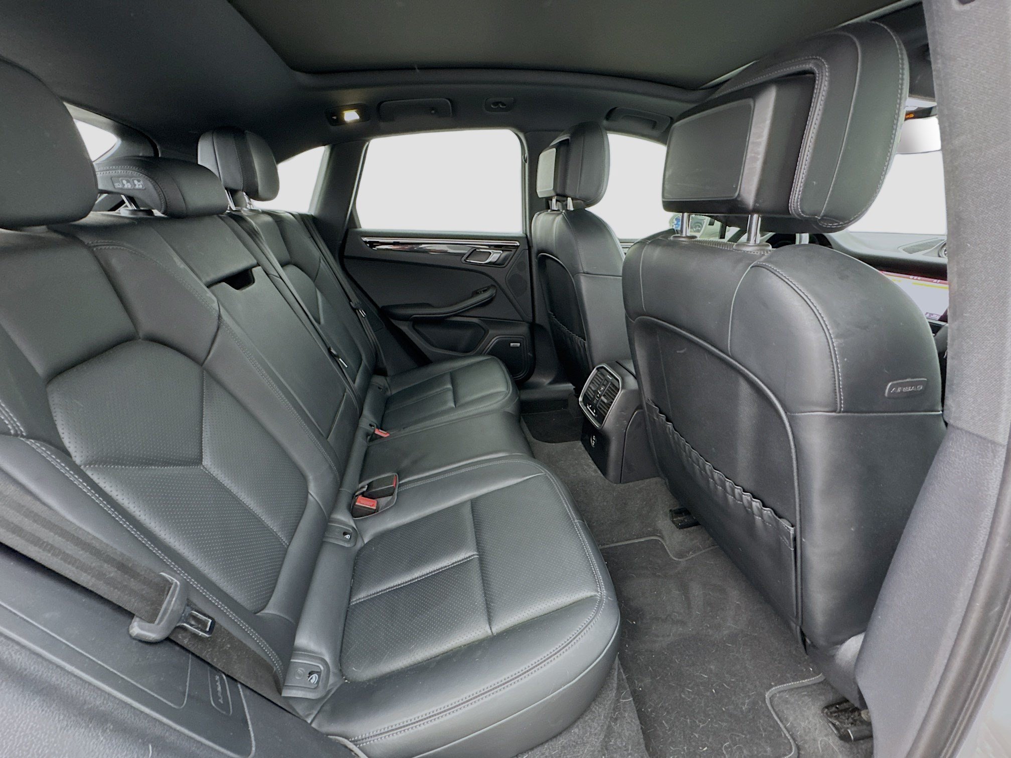 Used 2023 Porsche Macan AWD/4WD image 19