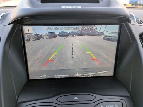 Used 2016 Ford Escape SE w/ Equipment Group 201A image 12