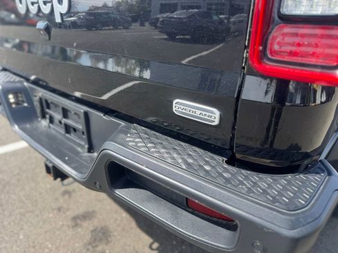 Used 2020 Jeep Gladiator Overland AWD/4WD image 16