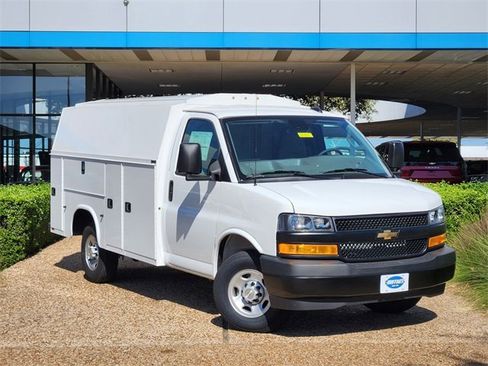 New 2025 Chevrolet Express 3500 w/ Power Convenience Package image 4