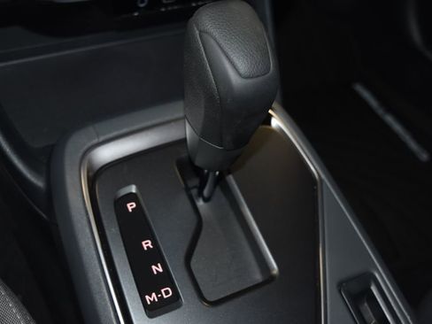 Used 2025 Subaru Crosstrek 2.0i Premium image 13