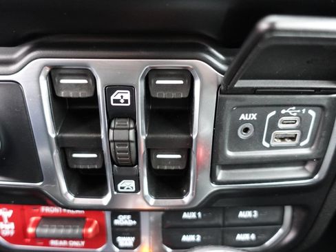 Used 2021 Jeep Wrangler Unlimited Rubicon w/ Dual Top Group AWD/4WD image 66
