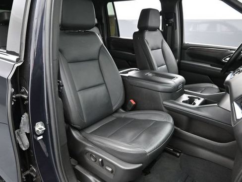 Used 2023 Chevrolet Suburban LT RWD image 31