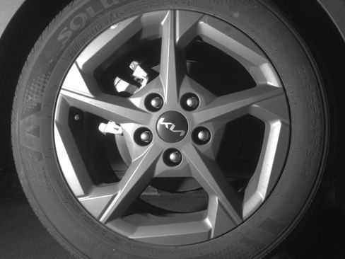 Used 2025 Kia K4 LXS image 15