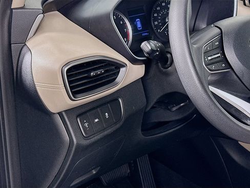 Used 2020 Hyundai Santa Fe SE FWD image 10