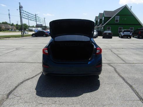 Used 2019 Chevrolet Cruze LT w/ LT Plus Package FWD image 7