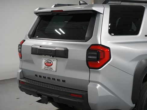 Certified 2025 Toyota 4Runner SR5 image 9
