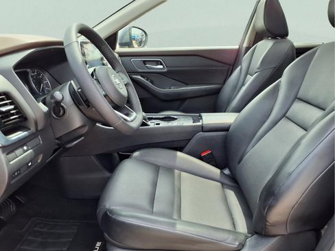 Used 2021 Nissan Rogue SV w/ Premium Package FWD image 10