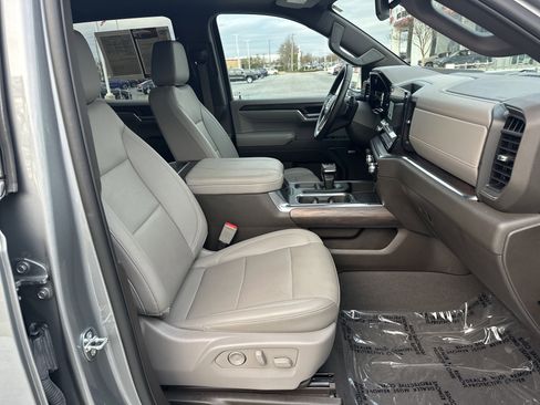 Used 2023 GMC Sierra 1500 SLT w/ SLT Premium Plus Package image 33