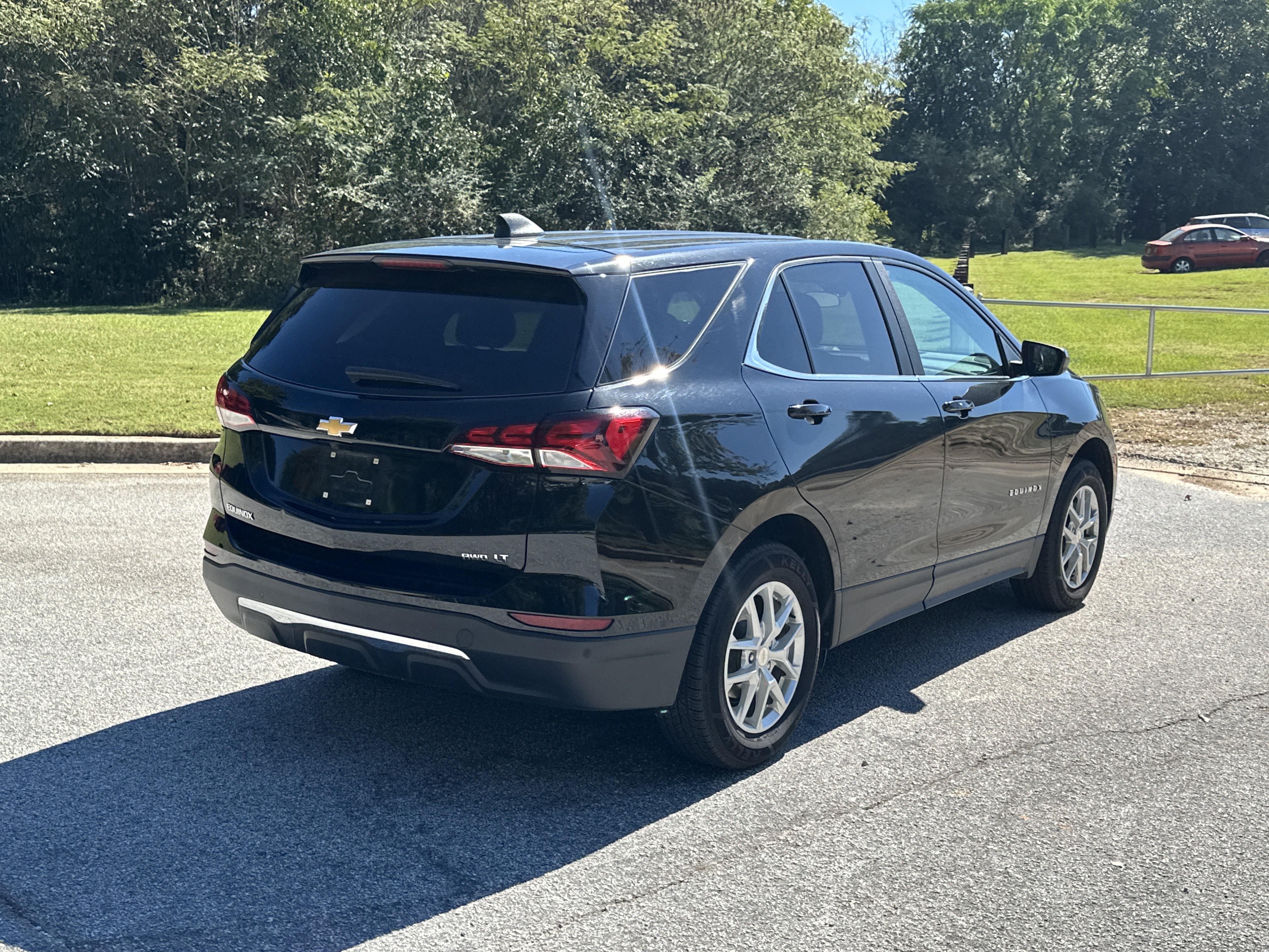 Used 2024 Chevrolet Equinox LT AWD/4WD image 5
