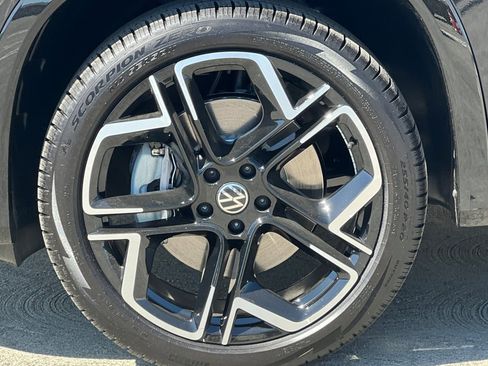 New 2026 Volkswagen Tiguan SEL R-Line AWD/4WD image 26