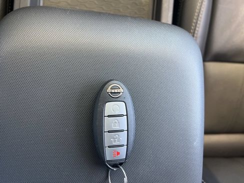 Used 2024 Nissan Frontier SL w/ Technology Package AWD/4WD image 21