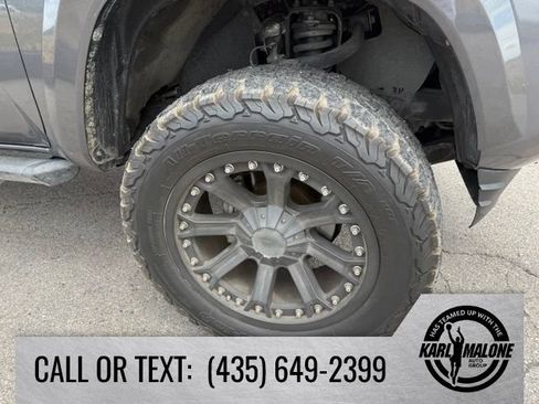Used 2019 Toyota Tacoma TRD Sport w/ Technology Package RWD image 9